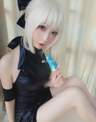 朋友年轻的妈妈